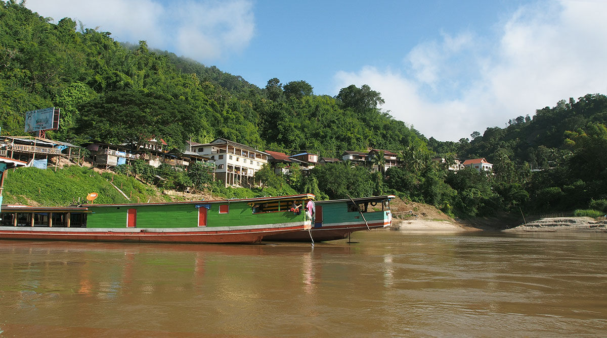 Capture the serene beauty of Pak Beng’s cultural landscapes